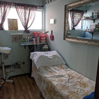 Kim's Salon - Esthetician/waxing room - Nail Salons Near Me - Santa Cruz, California