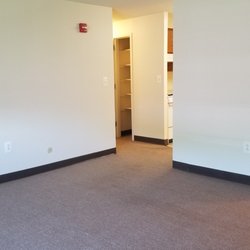 Colonial Park Apartments