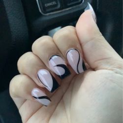 VN Nails And Spa - Right hand