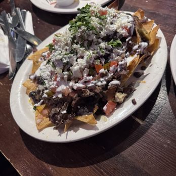 LZ’s Tavern - Nachos with Carne Asada - Breakfast & Brunch Near Me - Seattle, Washington