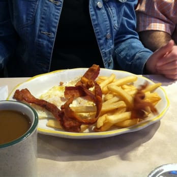 Mike's Olympic Diner - Mom's Egg whites with turkey bacon. - Diners Near Me - Staten Island, New York