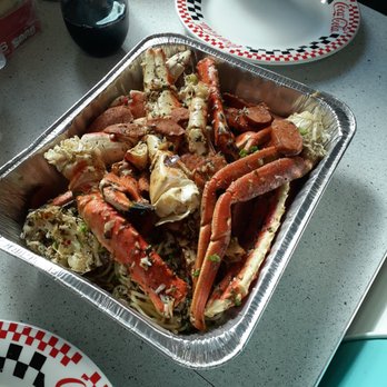 Bootleg Special - Mama sues big bowl of crabs. - Seafood Near Me - Boston, Massachusetts