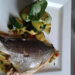 Le 407 Restaurant - Daurade à la plancha, courgettes