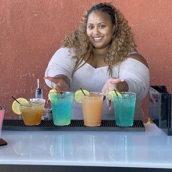 Sassy’s Pull Up & Pop Mobile Bar - Sassy the bartender - Bartenders Near Me Sassy’s Pull Up & Pop Mobile Bar - Sassy the bartender - Bartenders Near Me