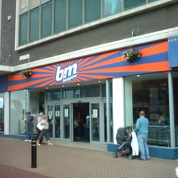 B&M Stores