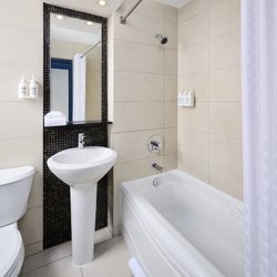 Hotel Victoria - Bathroom Queen Standard