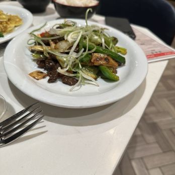 Flock to the Wok - Beef dish - Chinese Near Me - Savannah, Georgia