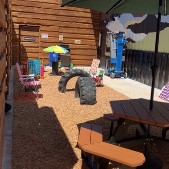 Billy Birch Pub and Yard - Kid and dog friendly! - Beer Gardens Near Me - Thornton, Colorado