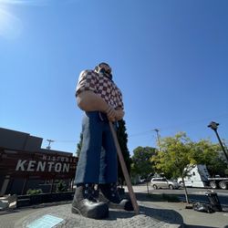 Paul Bunyan Statue