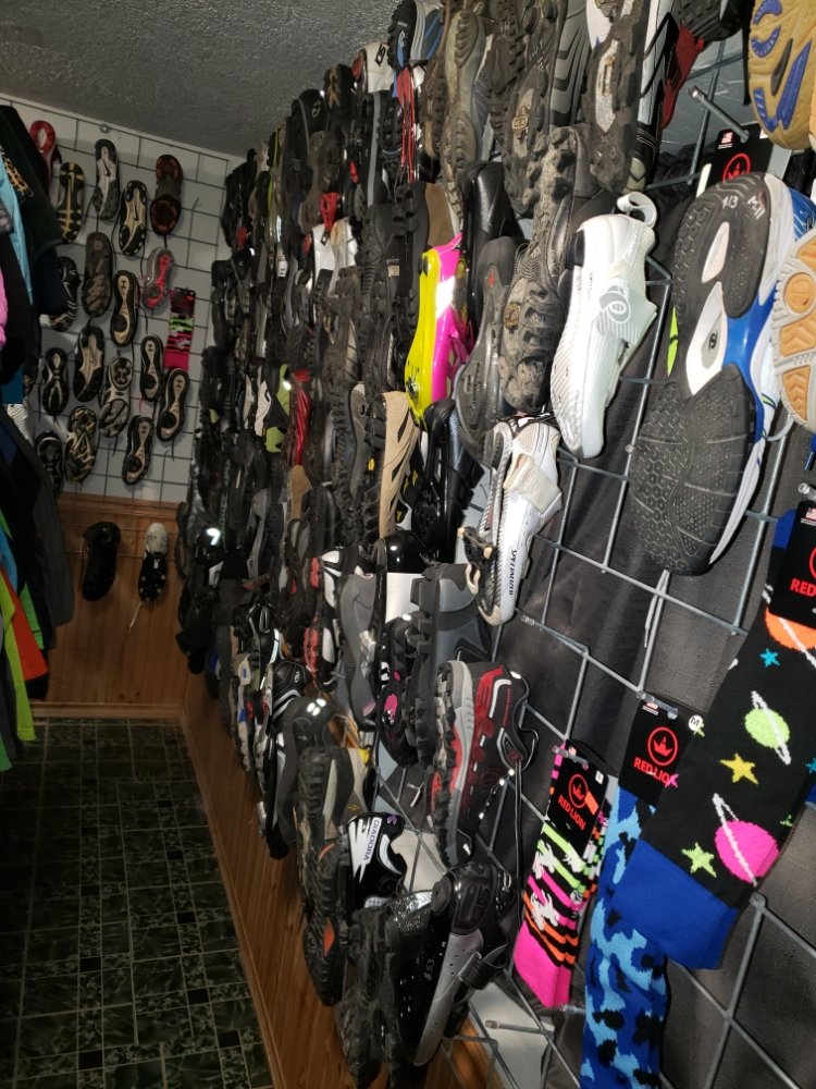 THE USED SPORTING GOODS STORE Updated July 2024 27 Photos 1585 Niagara Rd, Montrose