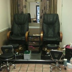 Fleur De Lis Salon