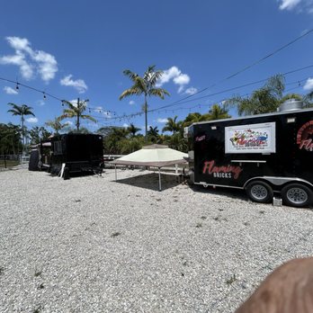 Smackin' Smash Burger - Two is the 3 food trucks - Burgers Near Me - Loxahatchee, Florida