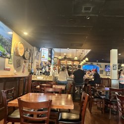 311 Oak Street Pub - Bar seating