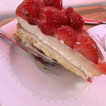 Sundbergs Konditori - Strawberry Cake - Bakeries Near Me - Stockholm, Alberta Sundbergs Konditori - Strawberry Cake - Bakeries Near Me - Stockholm, Alberta