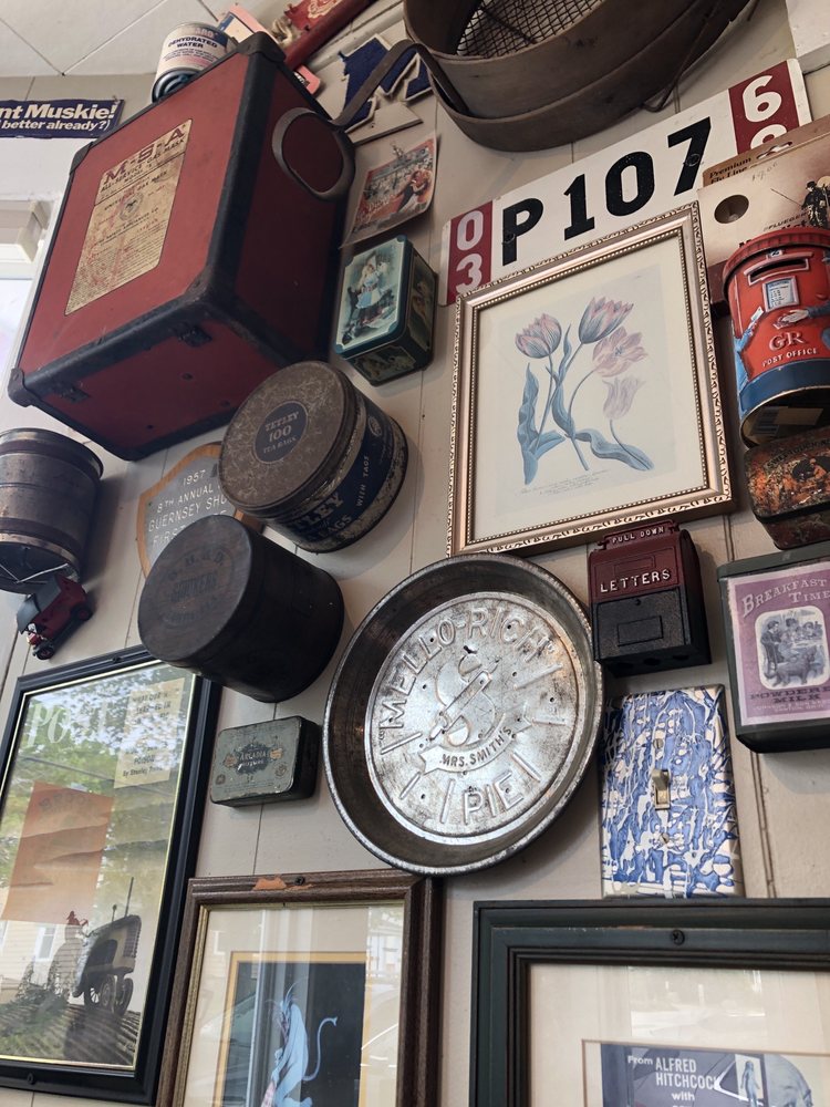 Ralph's Cafe Logo