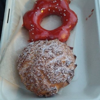 AlimamaTea - Sweet and Savory mochi donut and yuzu cream puff - Desserts Near Me - New York, New York