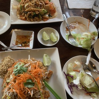 Fav Bistro - Pad Thai and drunken noodle - Desserts Near Me - Holladay, Utah