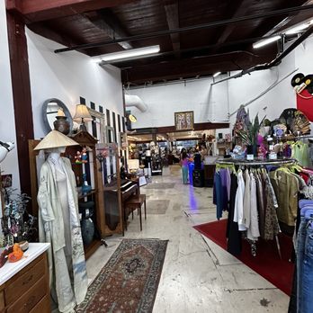 Laura’s House - Thrift Stores Near Me - Costa Mesa, California Laura’s House - Thrift Stores Near Me - Costa Mesa, California