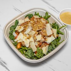 CHICKEN ARUGULA SALAD WITH PINEAPPLE VINAIGRETTE