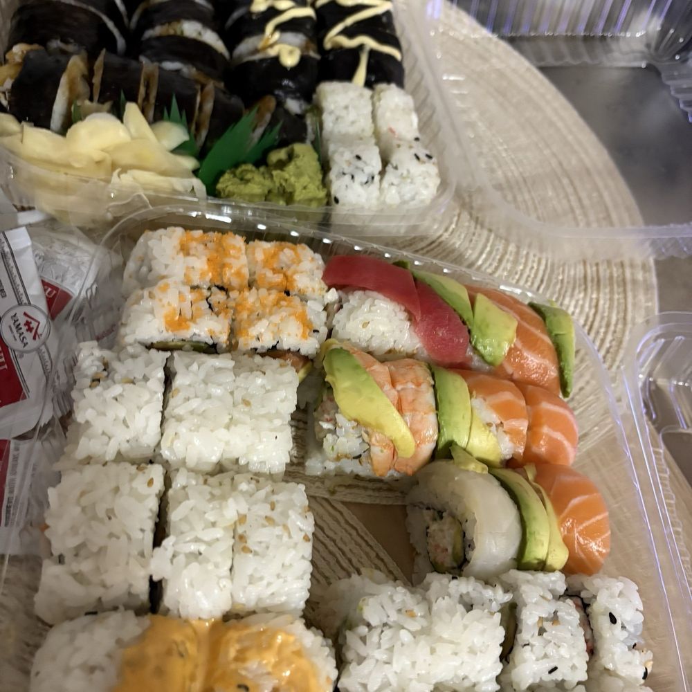 Akira Sushi - Sushi Bars Near Me - Beaverton, Oregon
