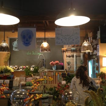 Melrose Market - Flower vendor - Shopping Centers Near Me - Seattle, Washington
