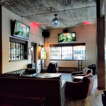 Parlor & Yard - Your Living Room....picture yourself here. - Venues & Event Spaces Near Me - Austin, Texas