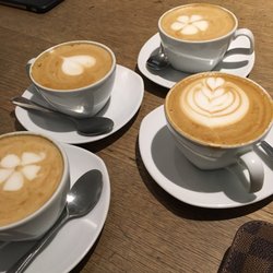 Kawa - Flat whites all around!