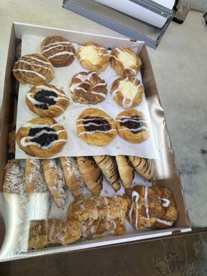 Roland's Swiss Pastry & Bakery by null