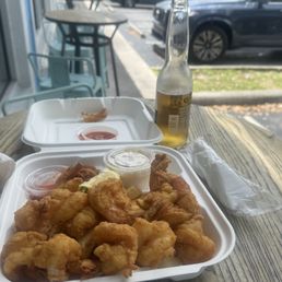 Friid schrimp fry's coleslaw and a corona