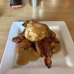 Sals chicken w waffle Sals chicken w waffle