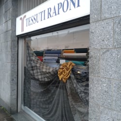 Tessuti Raponi - Una delle tante vetrine
