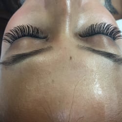 Lashes by Dalal - Vavavoom set by Dalal!