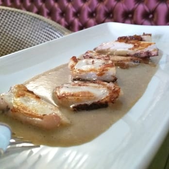 Clorofila - Pulpo correcto, salsa de boletus regular - Tapas Bars Near Me - Seville, SE Clorofila - Pulpo correcto, salsa de boletus regular - Tapas Bars Near Me - Seville, SE