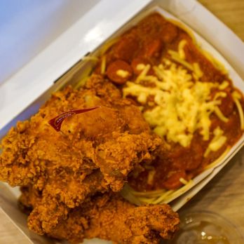 Jollibee - 2pc Spicy Chicken Joy w/ Jolly Spaghetti - IG: @nelson_eats - Fast Food Near Me - Tukwila, Washington