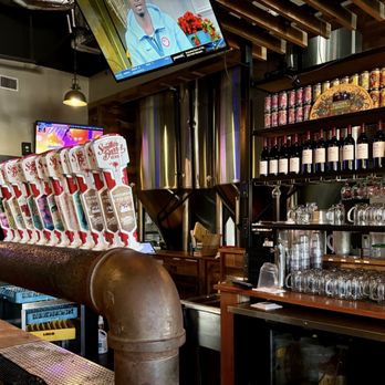 Southern Barrel Brewing - Bar area - American Near Me - Bluffton, South Carolina
