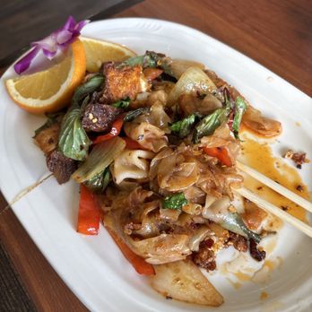 Aroi Thai - Carlsbad - Drunken noodles w/ crispy pork - Thai Near Me - Carlsbad, California Aroi Thai - Carlsbad - Drunken noodles w/ crispy pork - Thai Near Me - Carlsbad, California