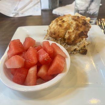 Southern Ale House - Bama chicken biscuit sandwhich - Southern Near Me - Northport, Alabama