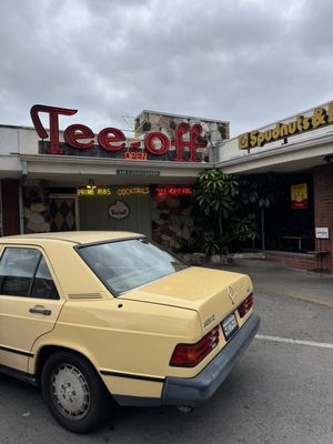 Tee-Off Restaurant and Lounge by null