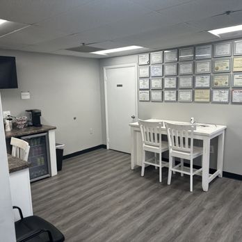 John Hook Automotive - Waiting room - Auto Repair Near Me - Beltsville, Maryland John Hook Automotive - Waiting room - Auto Repair Near Me - Beltsville, Maryland