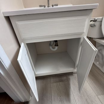 Sal Cleaning For You - Bathroom cabinets - Home Cleaning Near Me Sal Cleaning For You - Bathroom cabinets - Home Cleaning Near Me