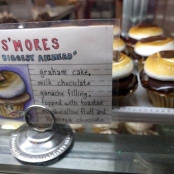 Molly's Cupcakes - Cupcakes Near Me - Chicago, Illinois Molly's Cupcakes - Cupcakes Near Me - Chicago, Illinois