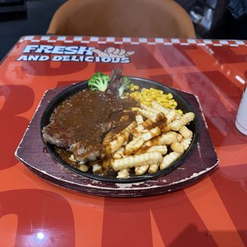 Bayao Cafe - 香煎牛扒 (seared steak on a sizzling platter) - Hong Kong Style Cafe Near Me - Quincy, Massachusetts