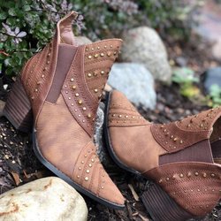 Village Shoe Inn