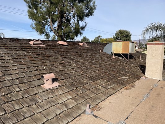 Roy O. Huffman Roof Company Logo