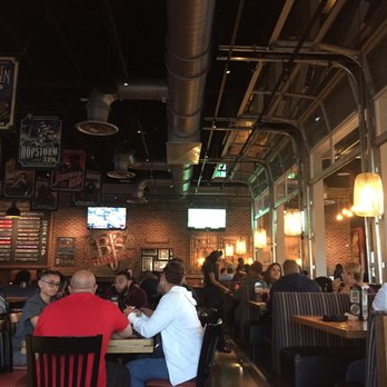 BJ's Restaurant & Brewhouse - New American Near Me - Valley Stream, New York