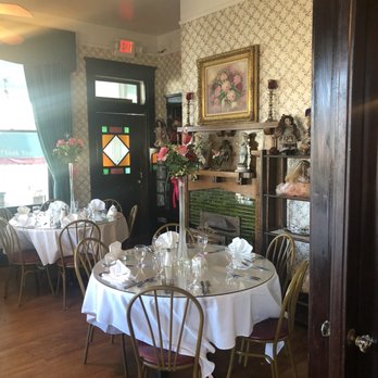 The Historic Green Manor - One of the many dining areas - Southern Near Me - Union City, Georgia The Historic Green Manor - One of the many dining areas - Southern Near Me - Union City, Georgia