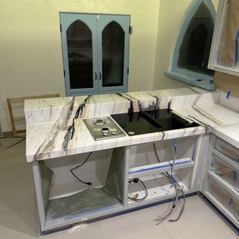 GT Stone Works - Marble countertops with vein match to bar top - Countertop Installation Near Me GT Stone Works - Marble countertops with vein match to bar top - Countertop Installation Near Me