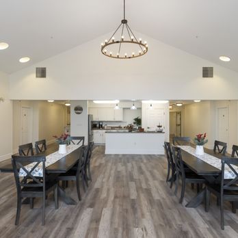 Maple Ridge Senior Living - Dining Area - Assisted Living Facilities Near Me - Willoughby, Ohio Maple Ridge Senior Living - Dining Area - Assisted Living Facilities Near Me - Willoughby, Ohio