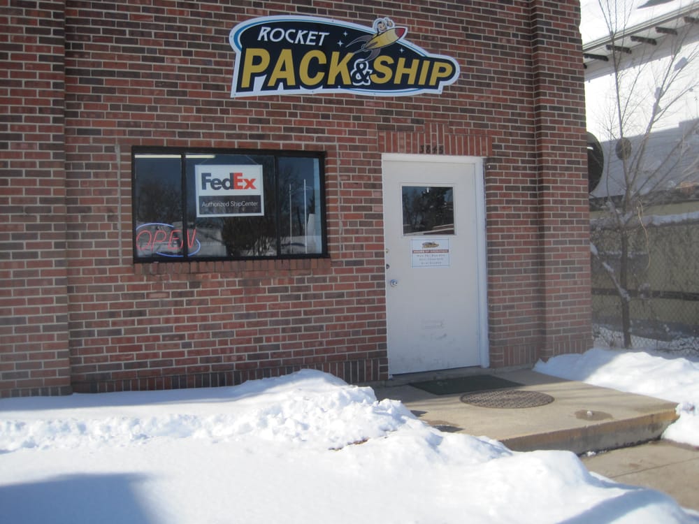 ROCKET PACK & SHIP - Updated February 2026 - 50 Reviews - 3845 Tennyson