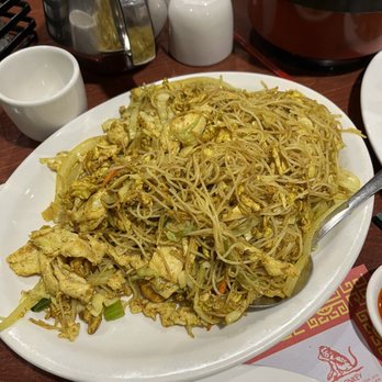 Gaslight Kitchen - Singapore Noodles - Chinese Near Me - East Grand Rapids, Michigan